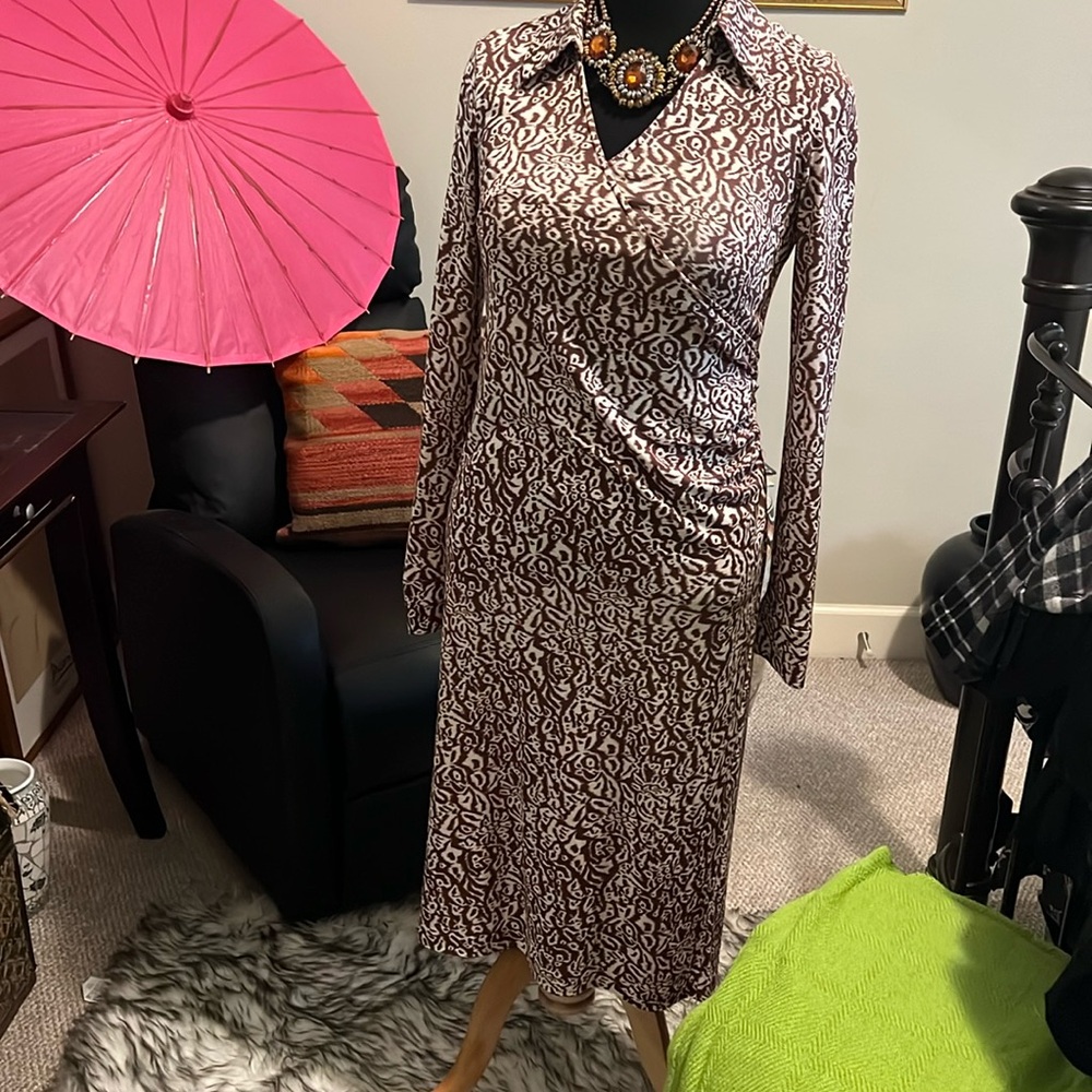 Step into the meeting, empowered in a beautiful Diane Von Furstenberg.